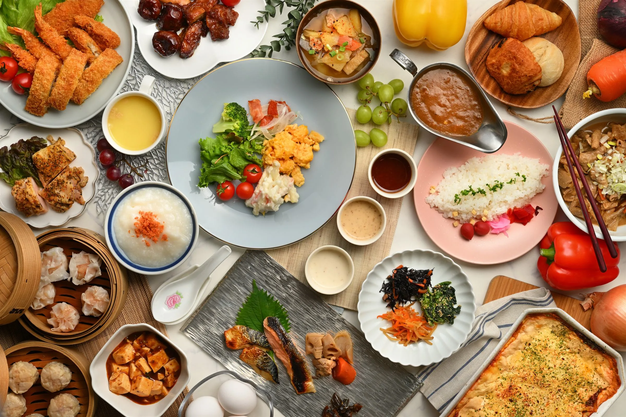 約40種の朝食バイキング